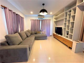 3 Bedrooms Villa / Single House Bang Lamung H010533
