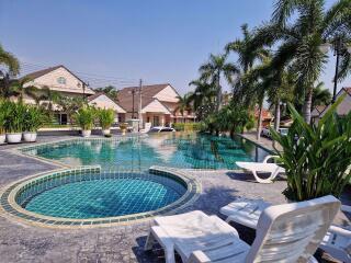 3 Bedrooms Villa / Single House in Ruen Pisa Village East Pattaya H010447