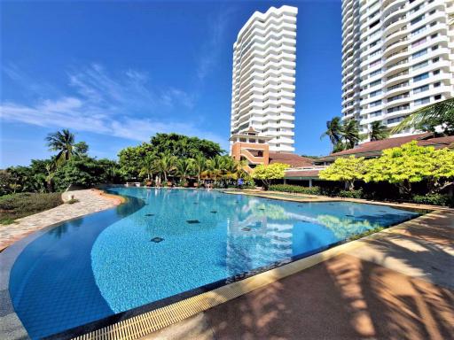 3 Bedrooms Condo in Royal Cliff Pratumnak C010408