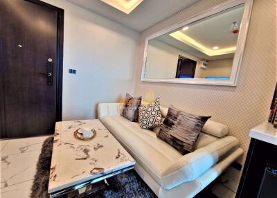 2 Bedrooms Condo in Arcadia Millennium Tower South Pattaya C010373