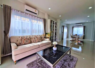 3 Bedrooms Villa / Single House in Grand PMC 7 East Pattaya H010315