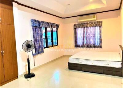 3 Bedrooms Villa / Single House in Eakmongkol Village Jomtien H010284