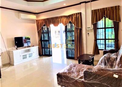 3 Bedrooms Villa / Single House in Eakmongkol Village Jomtien H010284