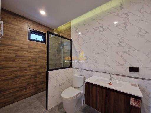3 Bedrooms Villa / Single House East Pattaya H010276