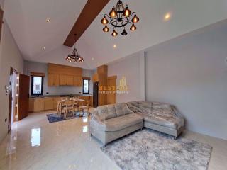 3 Bedrooms Villa / Single House East Pattaya H010276