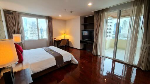 For RENT : Piyathip Place / 2 Bedroom / 2 Bathrooms / 173 sqm / 76000 THB [R11979]