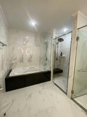 For SALE : Supalai Oriental Sukhumvit 39 / 3 Bedroom / 4 Bathrooms / 355 sqm / 78000000 THB [S11981]