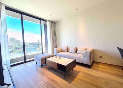 2 bed Condo in BEATNIQ Sukhumvit 32 Khlongtan Sub District C016014