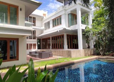 Beachfront Pool Villa for Sale in Wong Amat