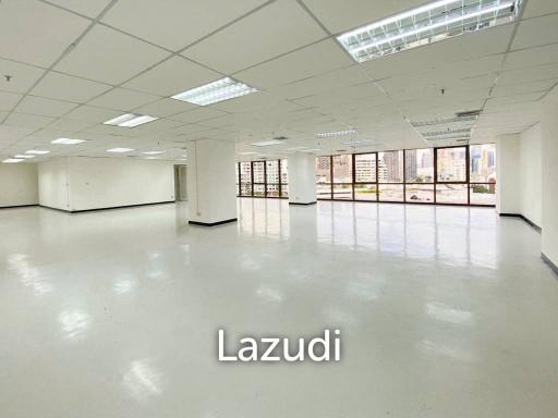 387 SQ.M Office for rent in Asoke