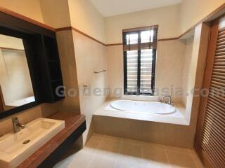 3-Bedrooms Duplex Apartment - Phaholyothin-Ari BTS