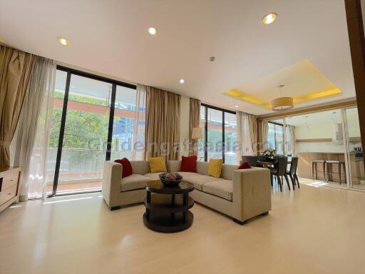 3-Bedrooms in Quiet Low-rise Apartment - Ploenchit / Wireless Road