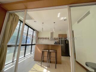 3-Bedrooms in Quiet Low-rise Apartment - Ploenchit / Wireless Road