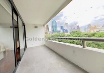 Spacious 2-Bedrooms plus study Condo for rent - Chidlom BTS