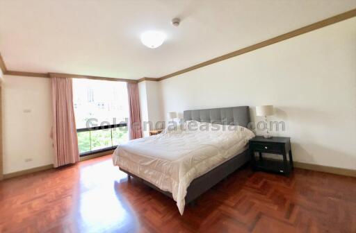 Spacious 2-Bedrooms plus study Condo for rent - Chidlom BTS