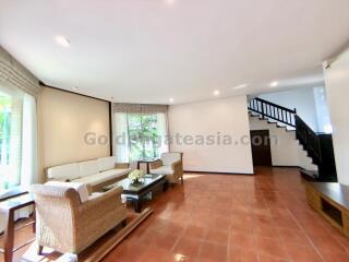 3-Bedroom Modern House in small compound with swimming pool - Petchburi Road / Ekkamai