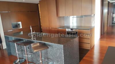 Hansar Condominium Big 2-Bedroom plus Study to rent 180sq.m - Ratchdamri