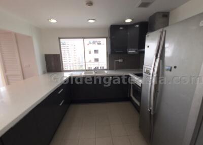 Spacious Modern 2-Bedrooms plus study condo - Sathorn