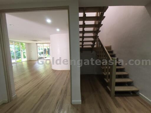 4-Bedrooms Single House with Big Garden - Sathorn