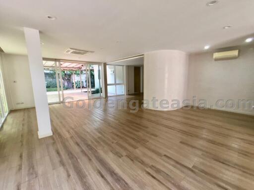 4-Bedrooms Single House with Big Garden - Sathorn