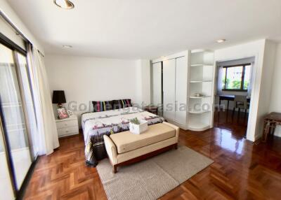 5-Bedrooms modern townhouse with pool For Rent - Sathorn