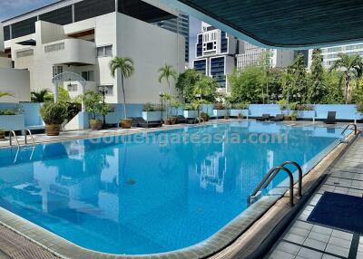 5-Bedrooms modern townhouse with pool For Rent - Sathorn