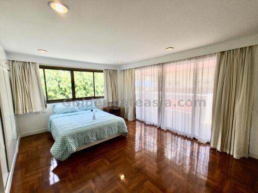 5-Bedrooms modern townhouse with pool For Rent - Sathorn