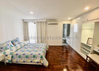 5-Bedrooms modern townhouse with pool For Rent - Sathorn