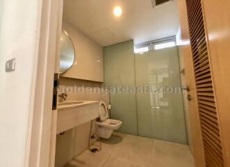 Modern 3-Bedrooms Townhouse in Secure Compound - Sathorn