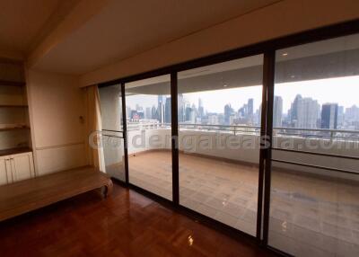 4-Bedrooms Condo - Tower Park Sukhumvit Soi 3-11