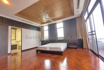 4-Bedrooms apartment with large outdoor terrace - Sukhumvit 21 (Asoke)