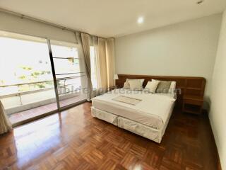 Spacious 3-Bedrooms Apartment to Rent - Phrom Phong