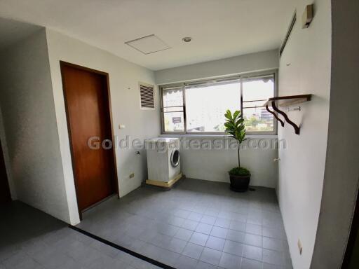 Spacious 3-Bedrooms Apartment to Rent - Phrom Phong