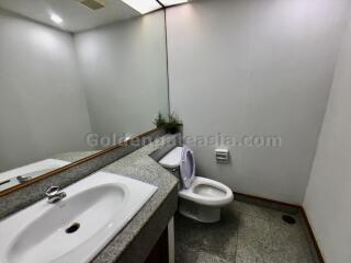 Spacious 3-Bedrooms Apartment to Rent - Phrom Phong