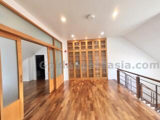 4-Bedrooms Duplex Apartment - Sukhumvit soi 49