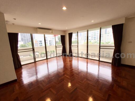 Big 3-Bedrooms Plus Study and large outdoor terrace - Sukhumvit - Asok BTS