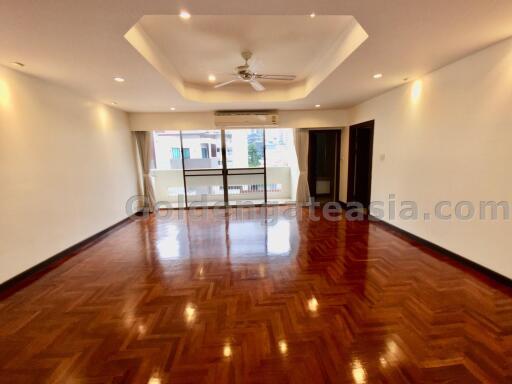 Big 3-Bedrooms Plus Study and large outdoor terrace - Sukhumvit - Asok BTS