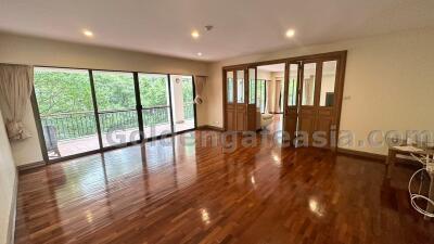 Spacious 3-Bedrooms Apartment with big terrace - Sukhumvit soi 31