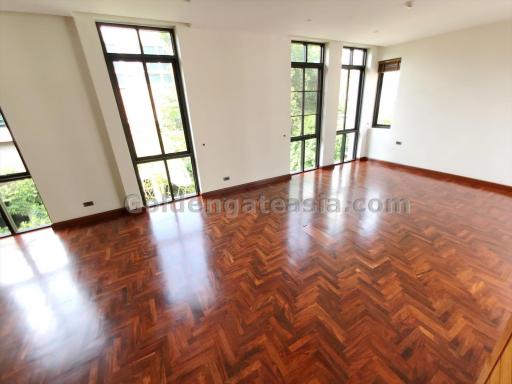 4-Bedrooms single house with private pool in secure compound - Phrom Phong BTS