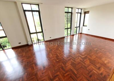 4-Bedrooms single house with private pool in secure compound - Phrom Phong BTS