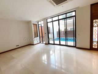 4-Bedrooms single house with private pool in secure compound - Phrom Phong BTS