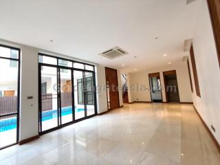 4-Bedrooms single house with private pool in secure compound - Phrom Phong BTS