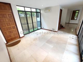 4-Bedrooms single house with private pool in secure compound - Phrom Phong BTS