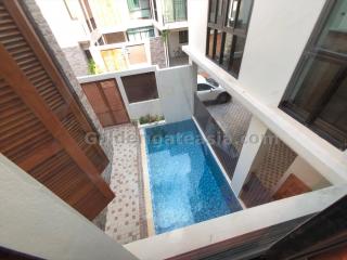 4-Bedrooms single house with private pool in secure compound - Phrom Phong BTS