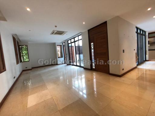 4-Bedrooms single house with private pool in secure compound - Phrom Phong BTS