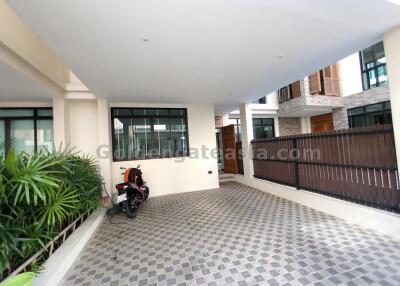 4-Bedrooms single house with private pool in secure compound - Phrom Phong BTS