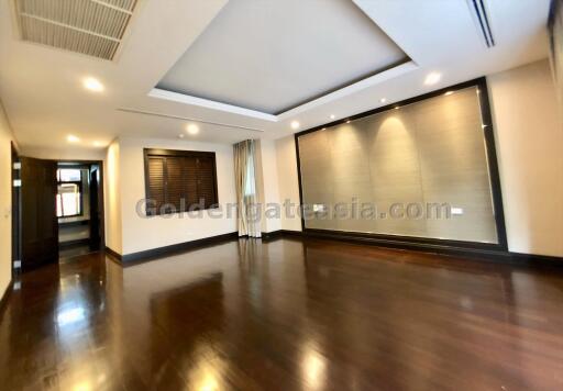 4-Bedroom modern House with garden and private swimming pool - Sukhumvit / Asoke