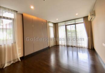 4-Bedroom modern House with garden and private swimming pool - Sukhumvit / Asoke