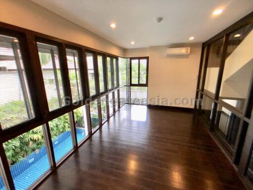 4-Bedroom modern House with garden and private swimming pool - Sukhumvit / Asoke