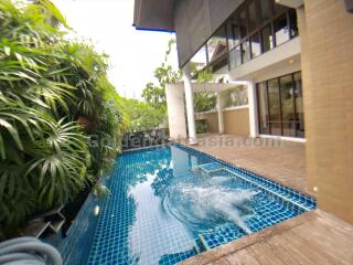 4-Bedroom modern House with garden and private swimming pool - Sukhumvit / Asoke